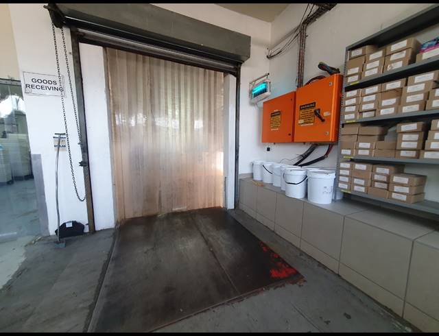 3,012M² WAREHOUSE FOR SALE IN OPHIRTON
